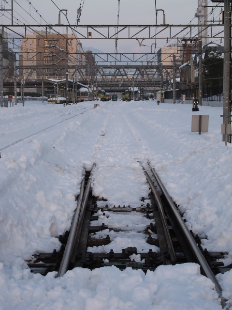 17日午前6時30分頃　桜町道踏切から甲府駅方面